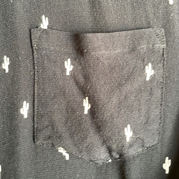 Rails Kate Cactus Print Button-Down Blouse in Black, Women’s Size M - Picture 5 of 6